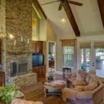 Sådan får du styr på stuens rod på en nem og stilfuld måde